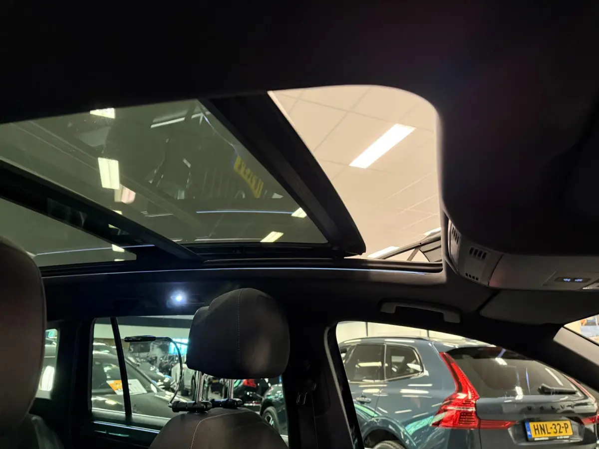 1.4 TSI ACT R-LINE PANO/V-COCKPIT/NAVI/LED/ECC/PDC/CRUISE///