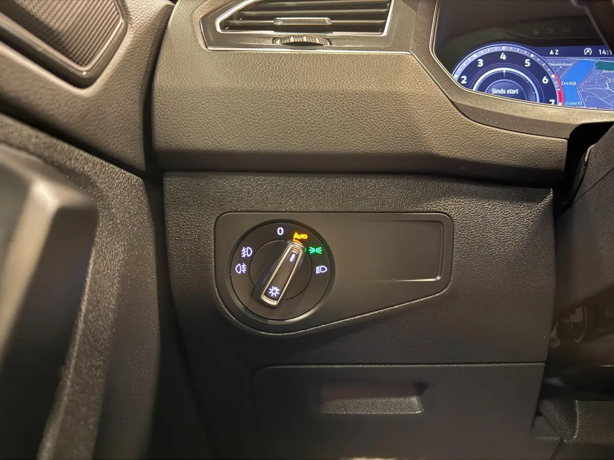 1.4 TSI ACT R-LINE PANO/V-COCKPIT/NAVI/LED/ECC/PDC/CRUISE///
