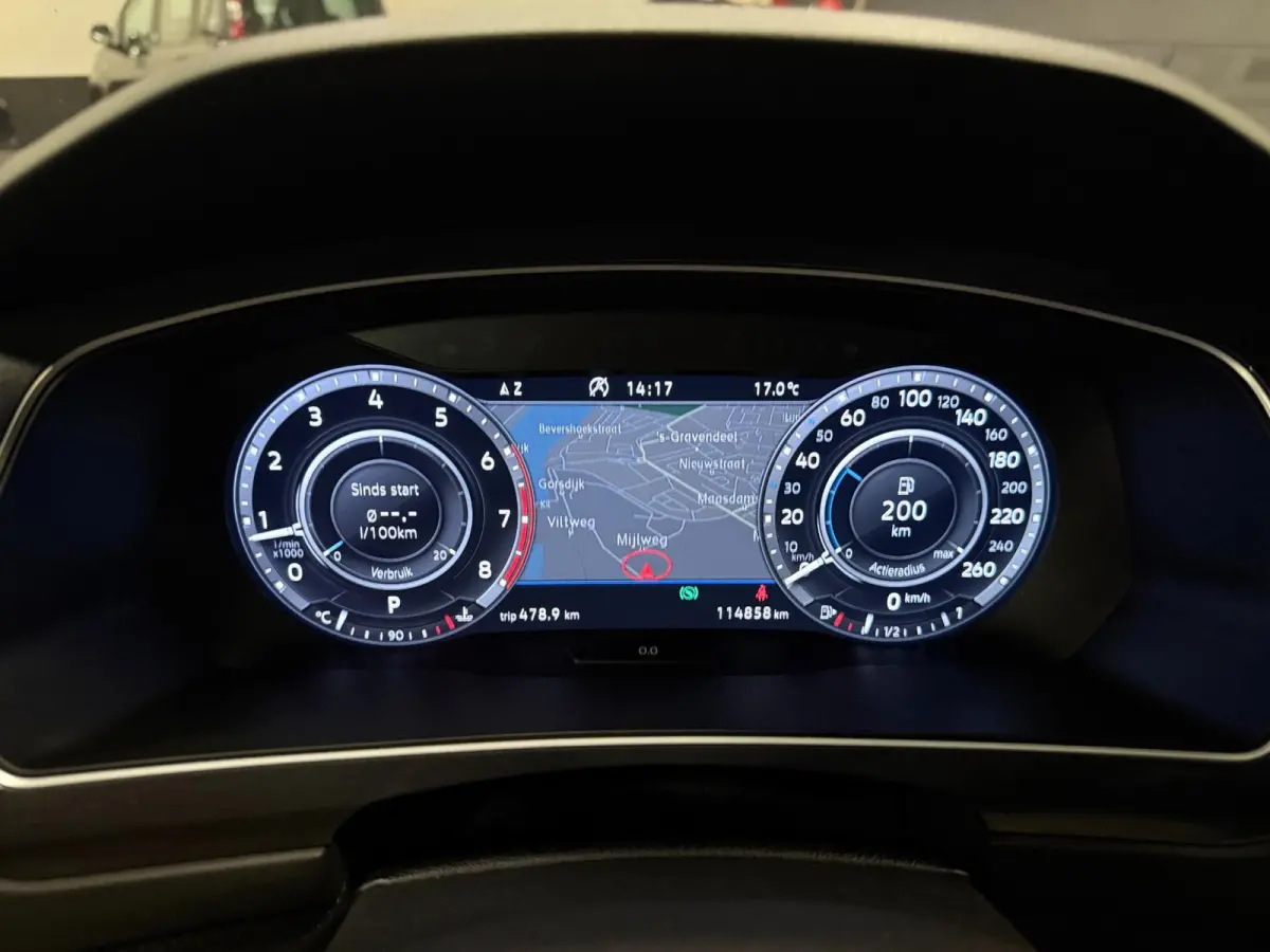 1.4 TSI ACT R-LINE PANO/V-COCKPIT/NAVI/LED/ECC/PDC/CRUISE///