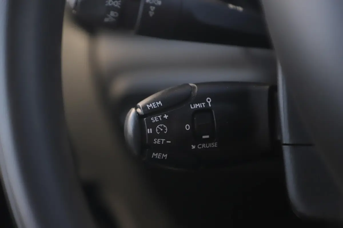 1.2 PureTech Feel DB Riem Vervangen Navigatie Clima Cruise Carplay Android Rijstrooksensor Parkeersensor