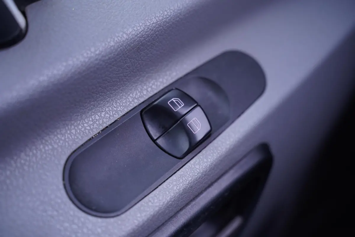 2.0 TDI 136 pk L2H2 Airco, Cruise Control, APK 10-2026