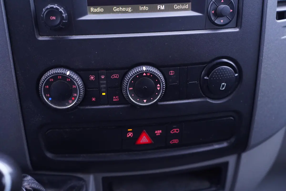 2.0 TDI 136 pk L2H2 Airco, Cruise Control, APK 10-2026