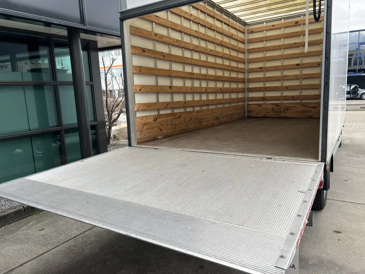 35 2.0 TDI L4 Comfortline | BAKWAGEN / MEUBELBAK | LAADKLEP