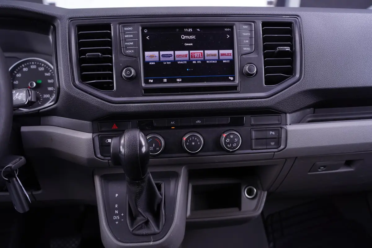 2.0 TDI 140 pk DSG Aut. L4H3 Koelauto vries dag/nacht Airco, Apple Carplay, Laadruimte Pakket, PDC V+A, 3-Zits