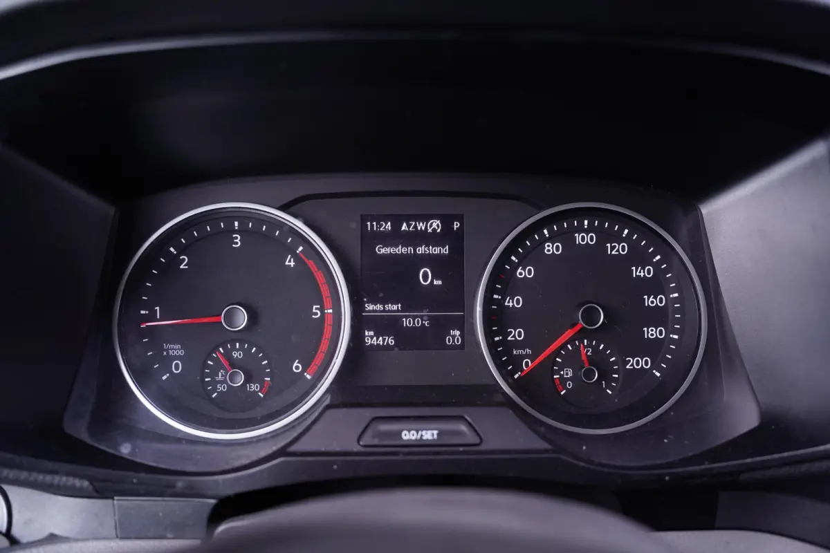 2.0 TDI 140 pk DSG Aut. L4H3 Koelauto vries dag/nacht Airco, Apple Carplay, Laadruimte Pakket, PDC V+A, 3-Zits