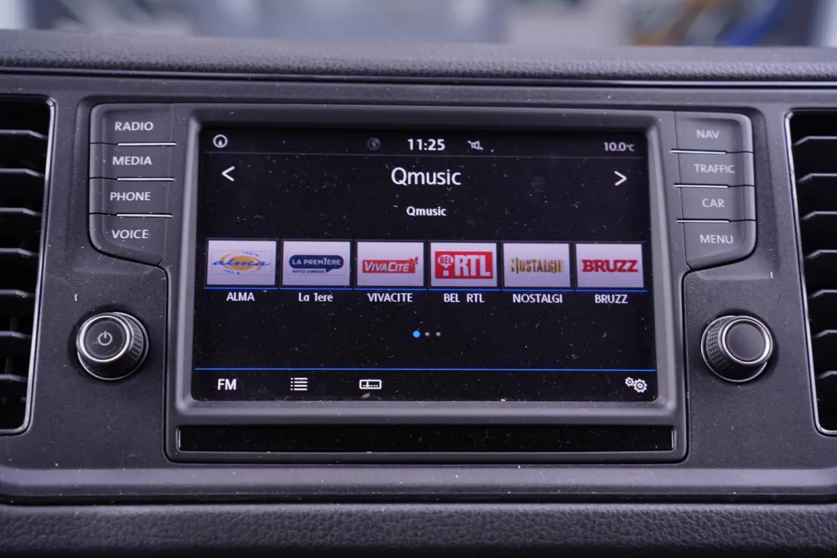 2.0 TDI 140 pk DSG Aut. L4H3 Koelauto vries dag/nacht Airco, Apple Carplay, Laadruimte Pakket, PDC V+A, 3-Zits