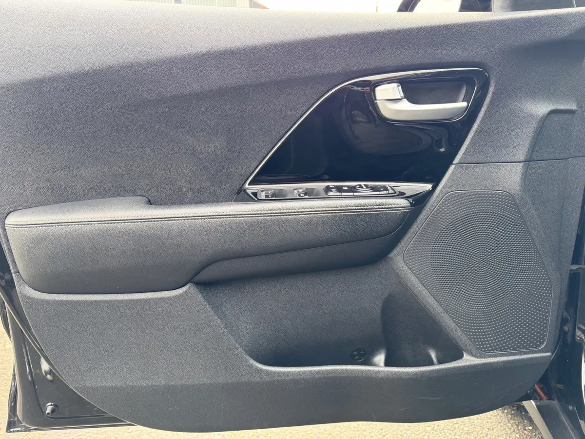 1.6 GDi Hybrid First Edition / NAP / SP VLG /