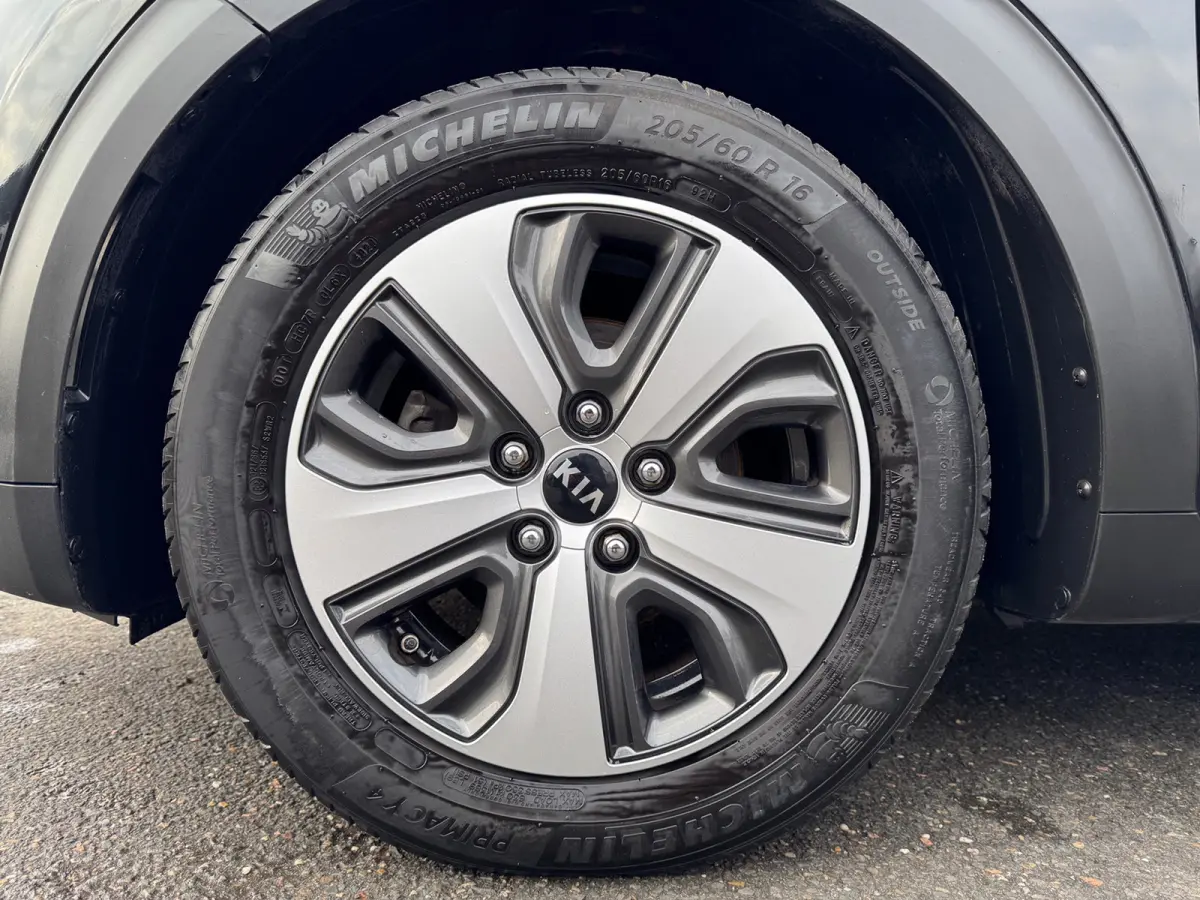 1.6 GDi Hybrid First Edition / NAP / SP VLG /