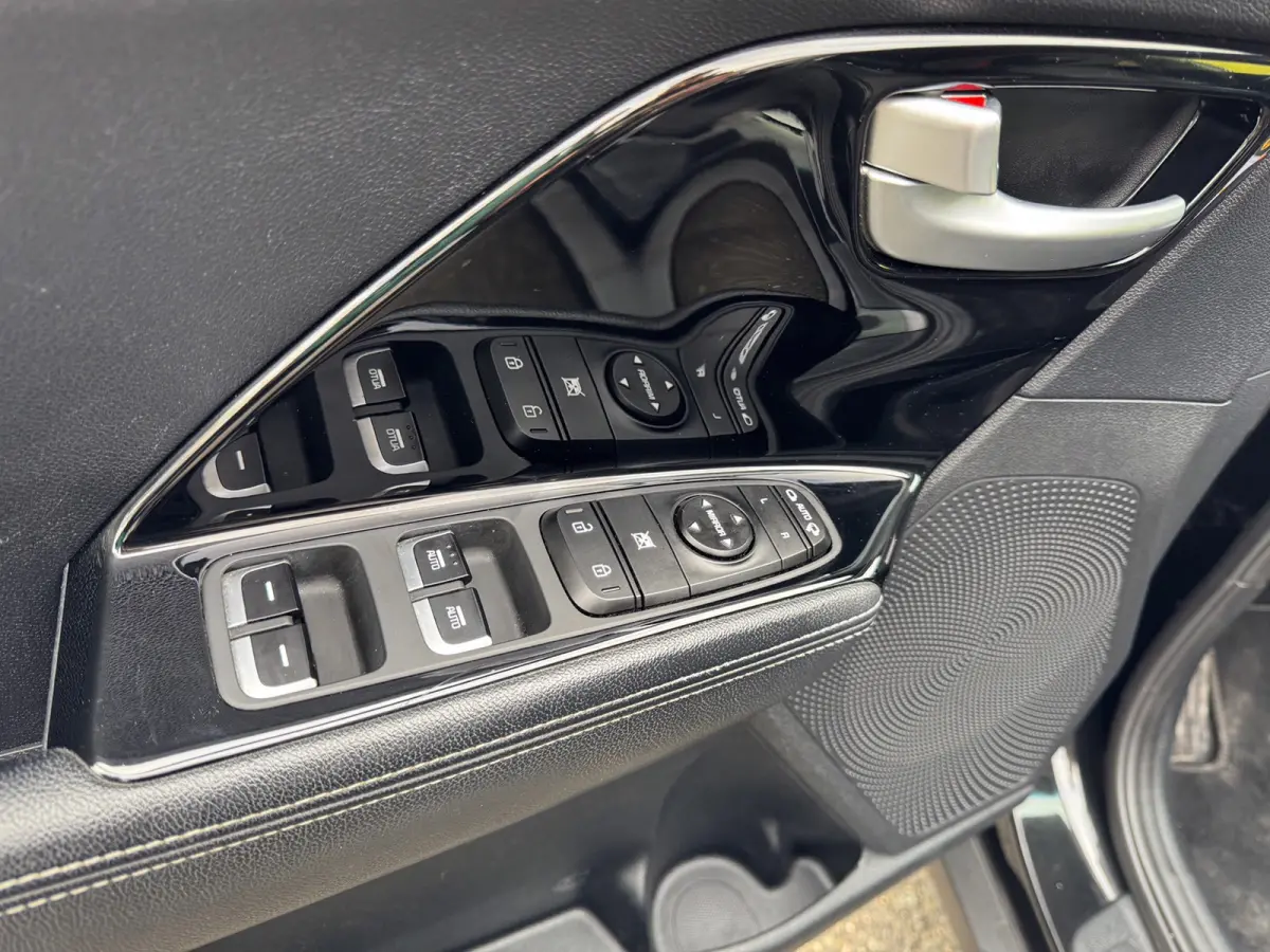 1.6 GDi Hybrid First Edition / NAP / SP VLG /