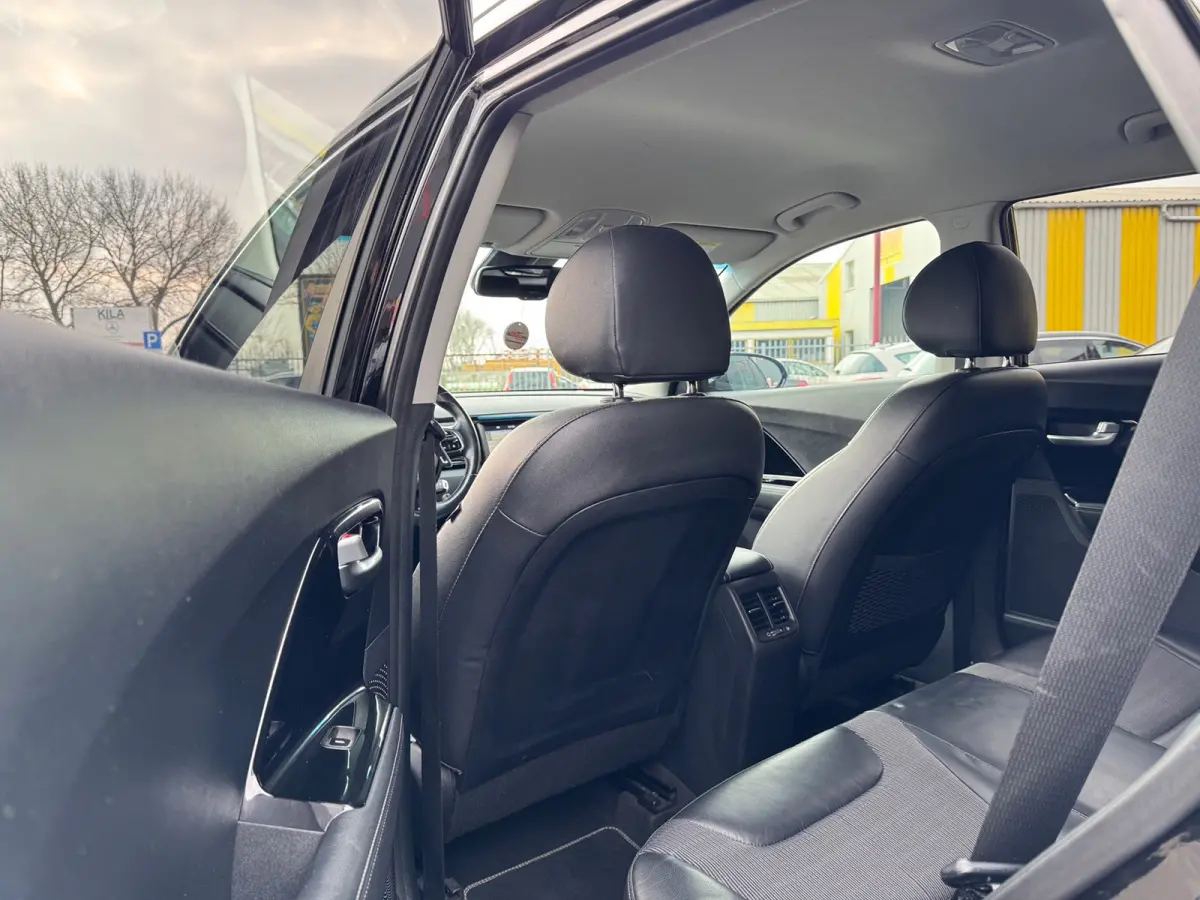 1.6 GDi Hybrid First Edition / NAP / SP VLG /