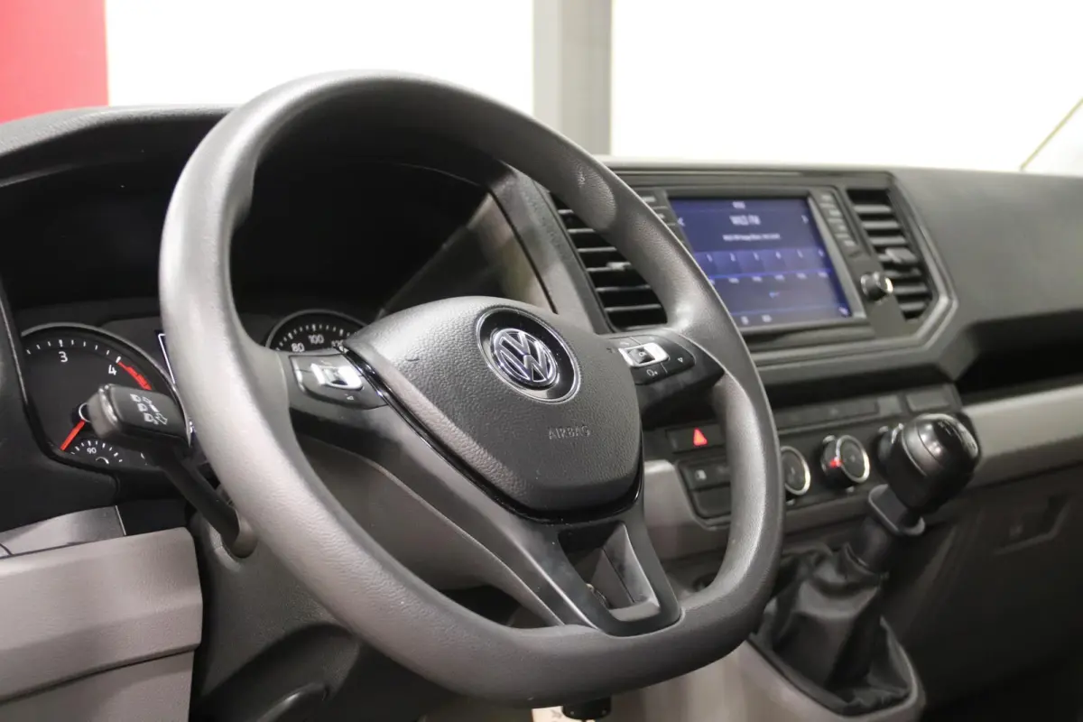35 2.0 TDI 140PK L3H3 EURO 6 3000KG trekvermogen Volkswagen Crafter 35 2.0 TDI 140PK L3H3 (oude L2H2) EURO 6