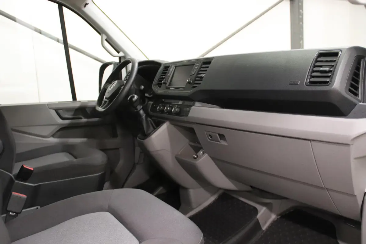 35 2.0 TDI 140PK L3H3 EURO 6 3000KG trekvermogen Volkswagen Crafter 35 2.0 TDI 140PK L3H3 (oude L2H2) EURO 6