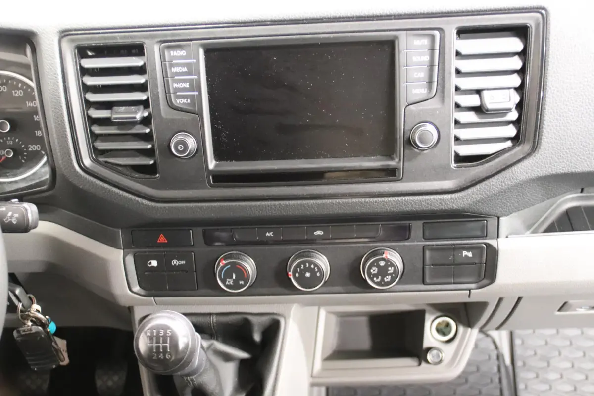 35 2.0 TDI 140PK L3H3 EURO 6 3000KG trekvermogen Volkswagen Crafter 35 2.0 TDI 140PK L3H3 (oude L2H2) EURO 6