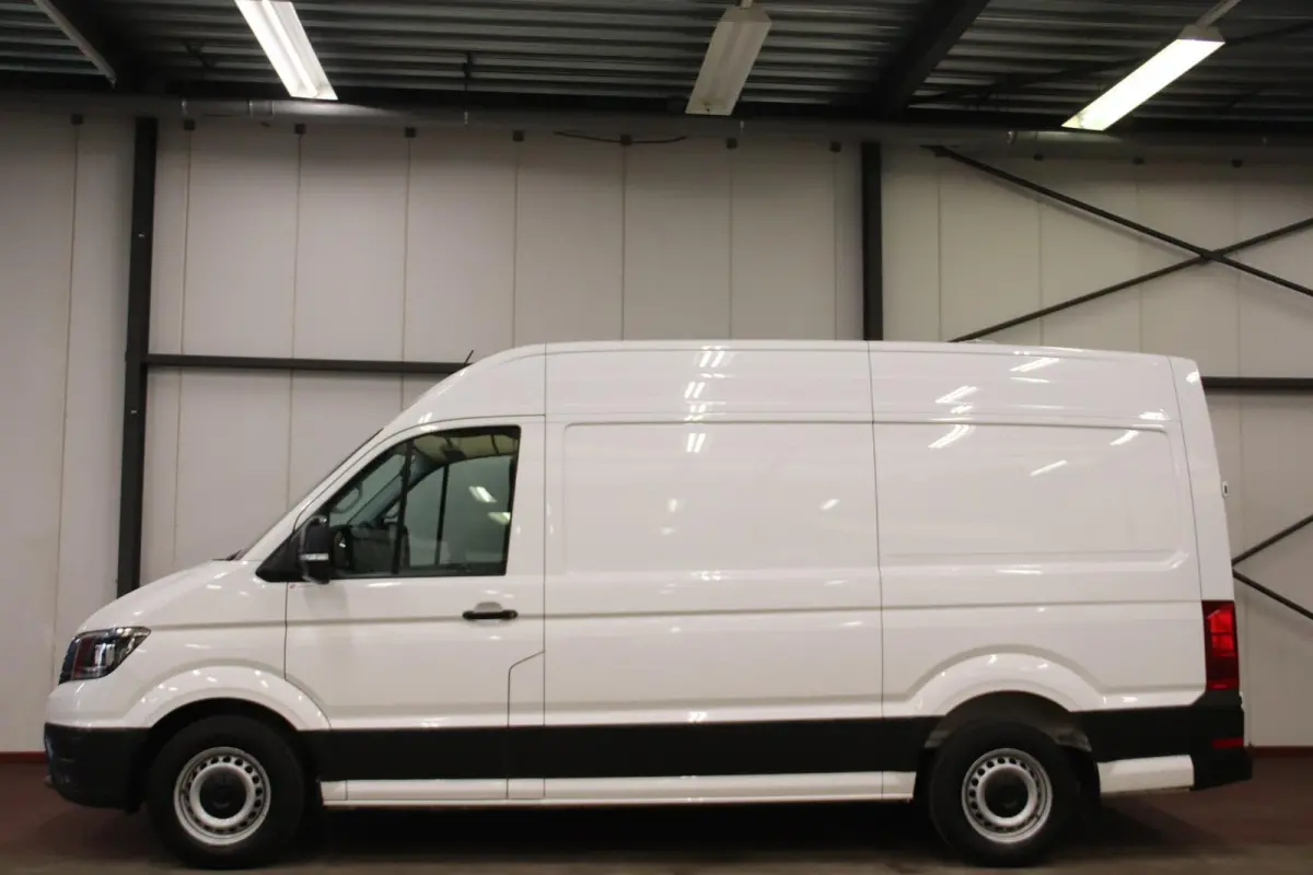 35 2.0 TDI 140PK L3H3 EURO 6 3000KG trekvermogen Volkswagen Crafter 35 2.0 TDI 140PK L3H3 (oude L2H2) EURO 6