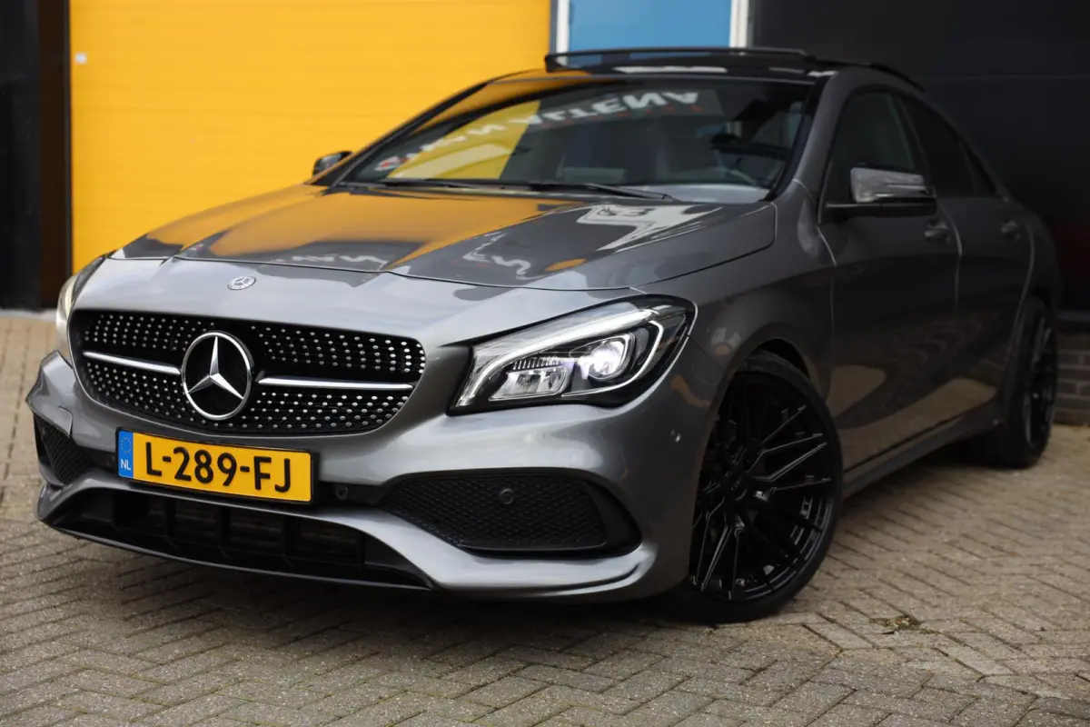 200 AMG Line / AUT / 156 PK / Navi / Sfeerverlichting / CC / Open Panoramadak / Led / Pdc / 19 Inch