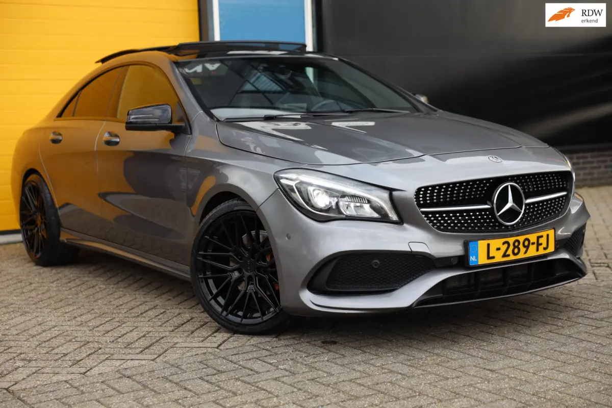 200 AMG Line / AUT / 156 PK / Navi / Sfeerverlichting / CC / Open Panoramadak / Led / Pdc / 19 Inch