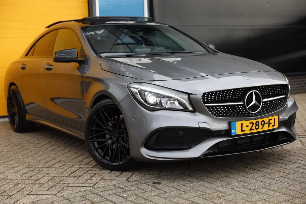 200 AMG Line / AUT / 156 PK / Navi / Sfeerverlichting / CC / Open Panoramadak / Led / Pdc / 19 Inch
