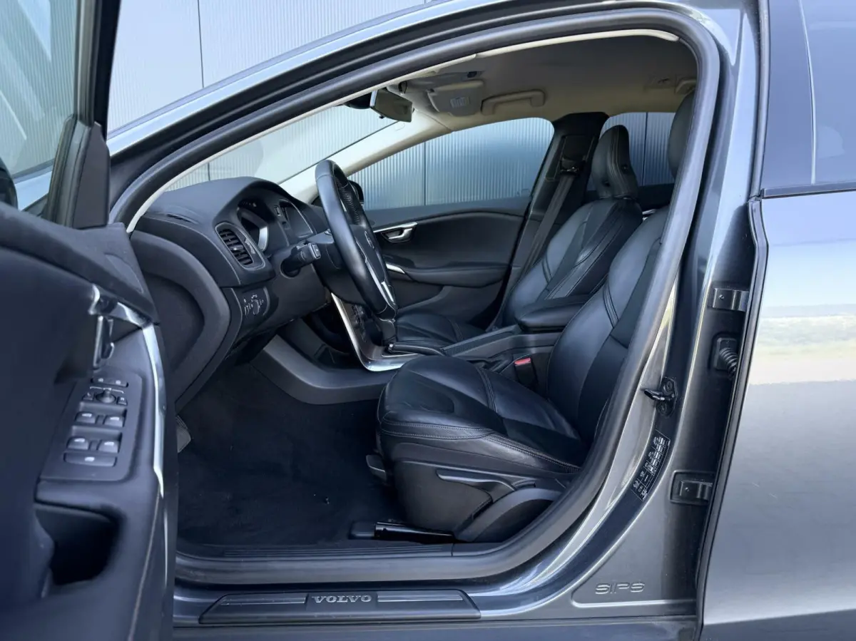 2.5 T5 AWD Summum Leder - Xenon - 5 Cilinder - Uniek