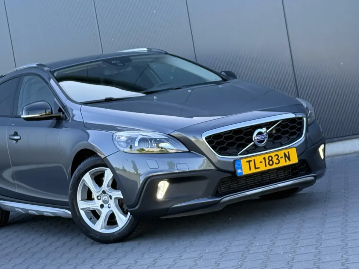 2.5 T5 AWD Summum Leder - Xenon - 5 Cilinder - Uniek