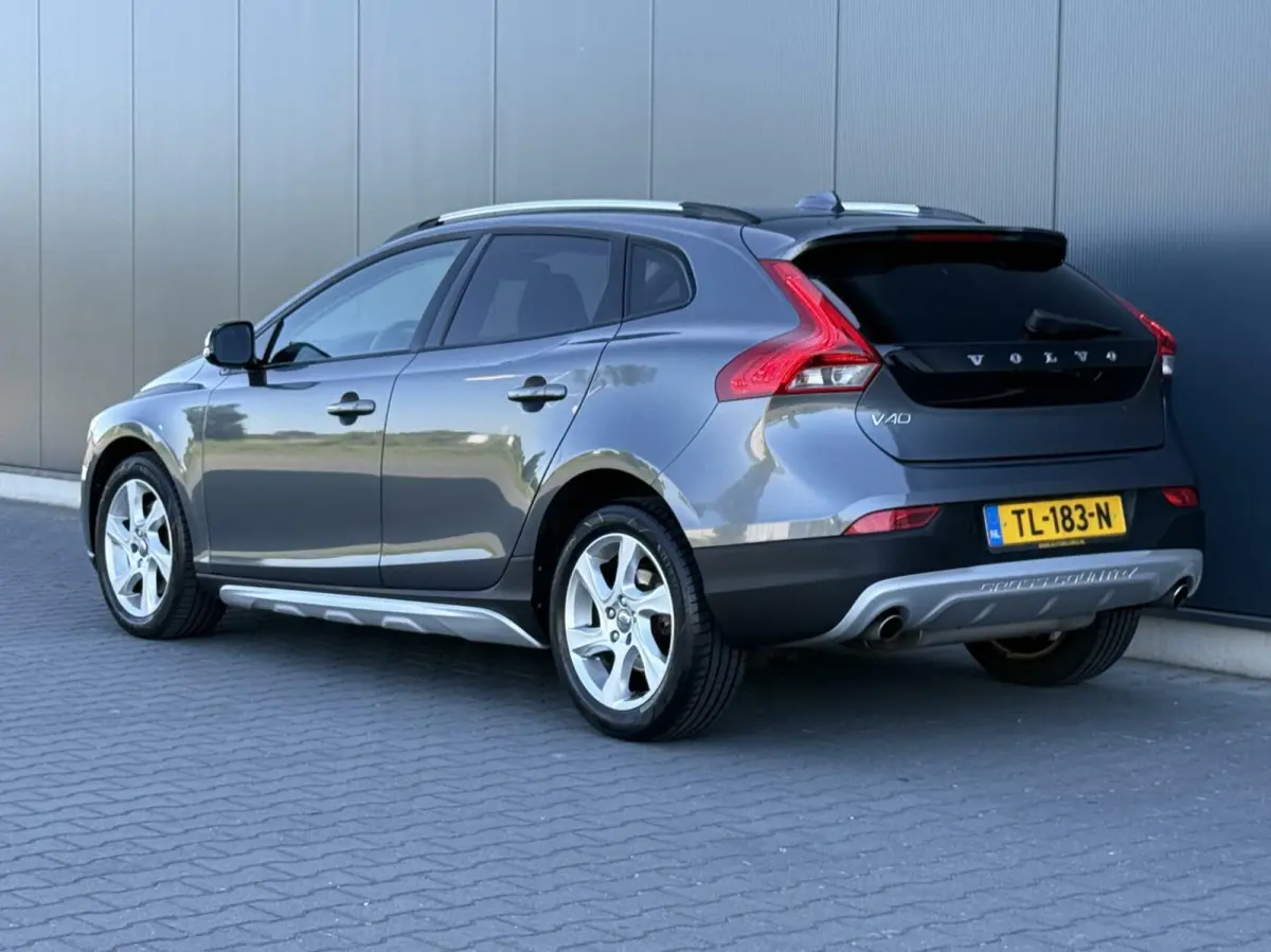 2.5 T5 AWD Summum Leder - Xenon - 5 Cilinder - Uniek
