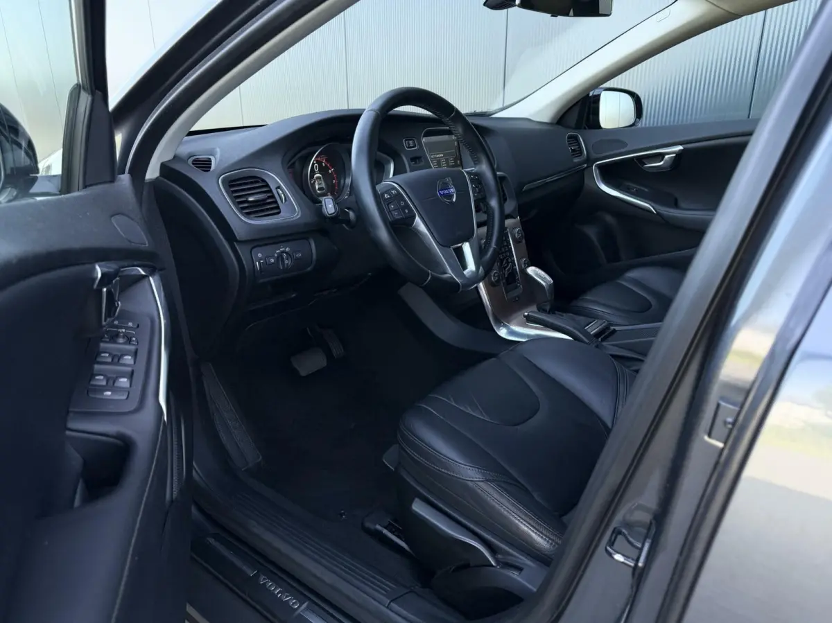 2.5 T5 AWD Summum Leder - Xenon - 5 Cilinder - Uniek