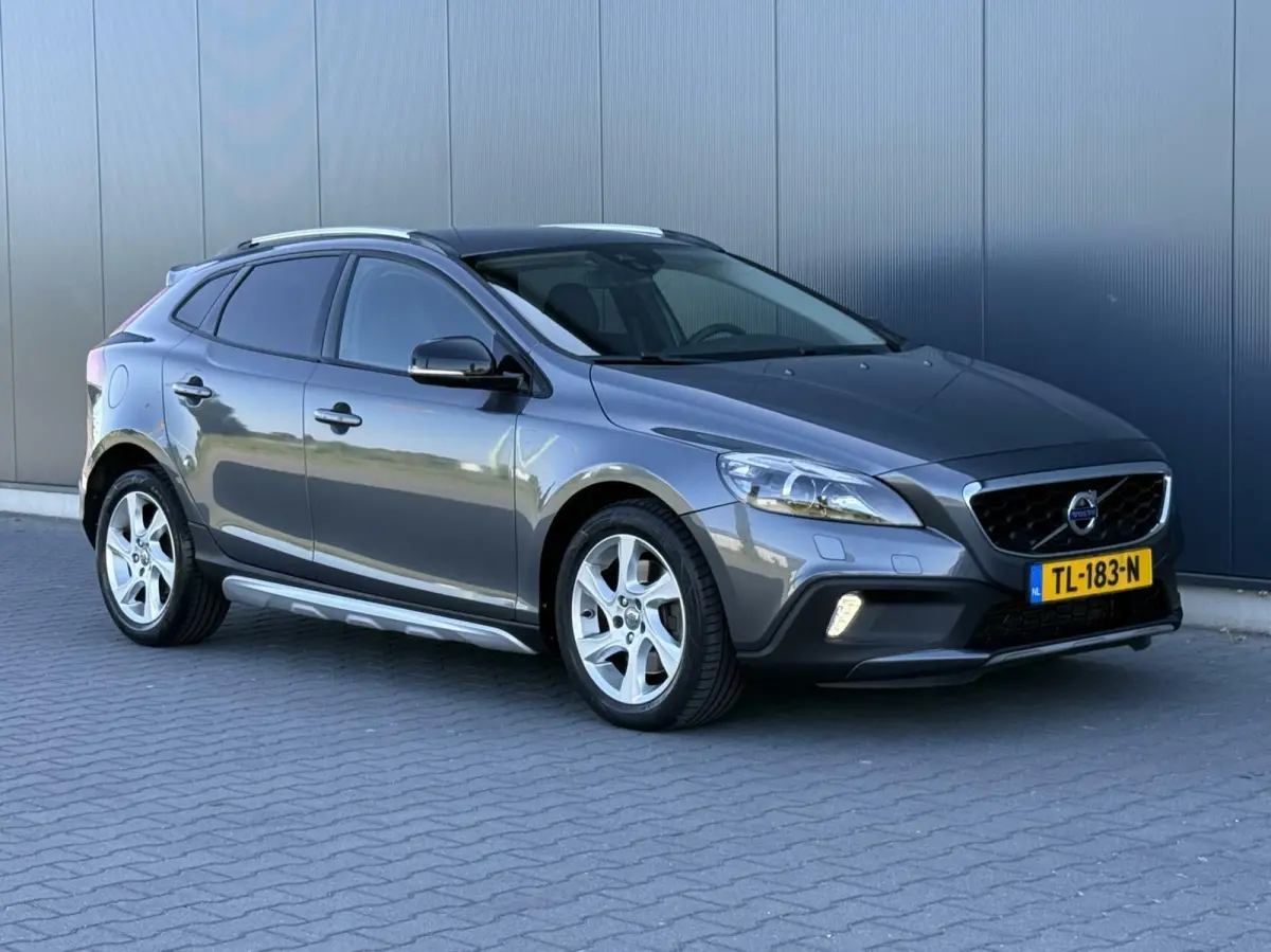 2.5 T5 AWD Summum Leder - Xenon - 5 Cilinder - Uniek