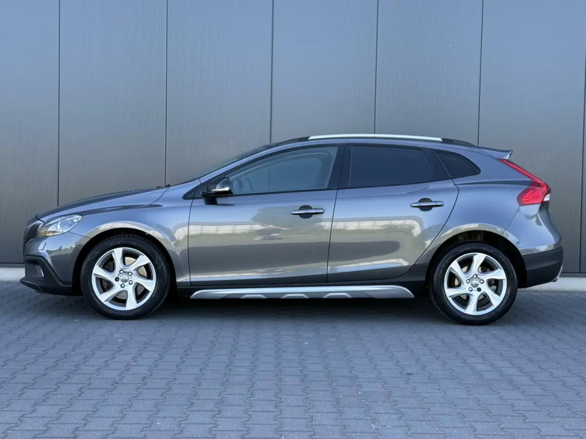 2.5 T5 AWD Summum Leder - Xenon - 5 Cilinder - Uniek