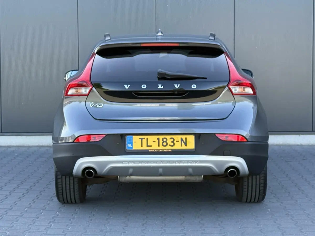 2.5 T5 AWD Summum Leder - Xenon - 5 Cilinder - Uniek