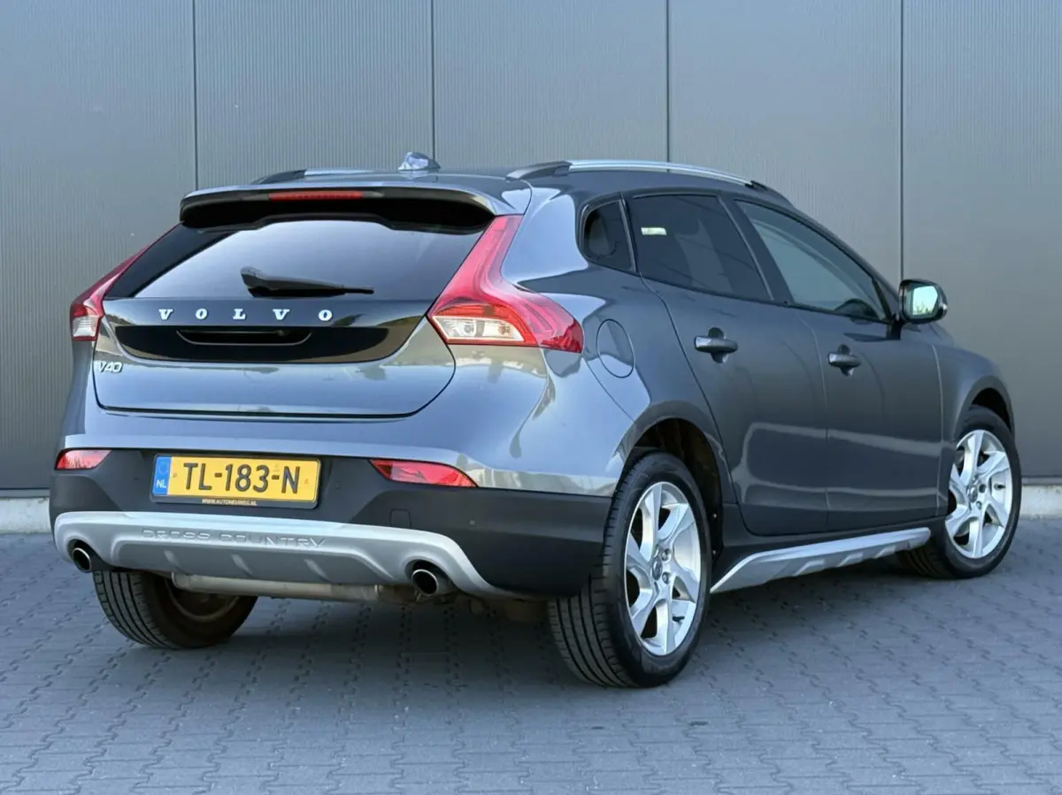 2.5 T5 AWD Summum Leder - Xenon - 5 Cilinder - Uniek