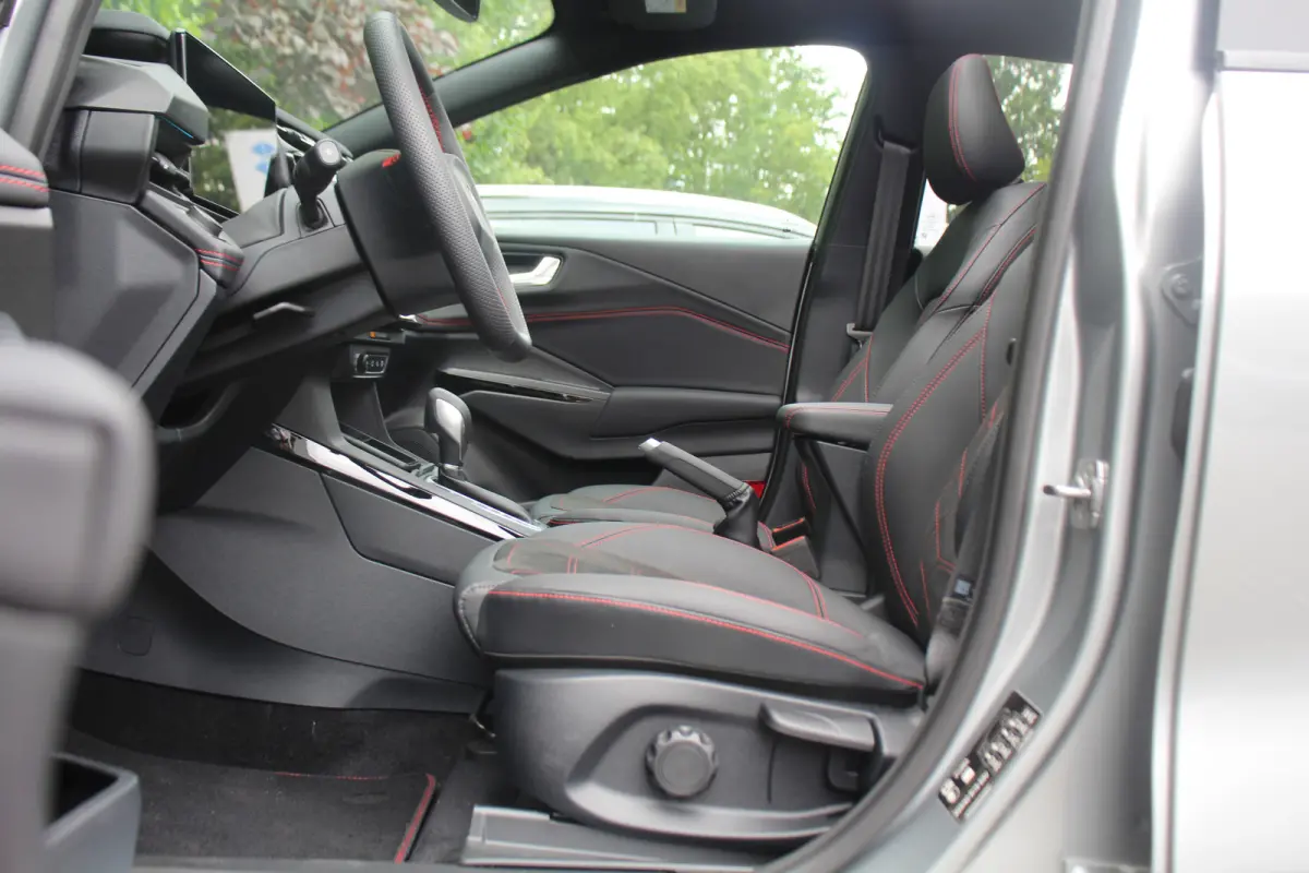 1.0 EB ST-Line X | PANODAK | LEDER | ADAPTIVE CRUISE | WINTERPACK | EL. ACHTERKLEP | CAMERA | DEALER AUTO | FULL OPTION! | DIRECT LEVERBAAR!