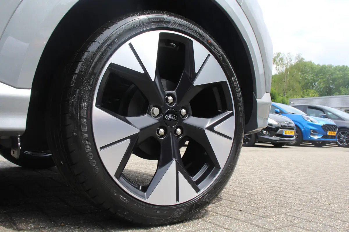1.0 EB ST-Line X | PANODAK | LEDER | ADAPTIVE CRUISE | WINTERPACK | EL. ACHTERKLEP | CAMERA | DEALER AUTO | FULL OPTION! | DIRECT LEVERBAAR!