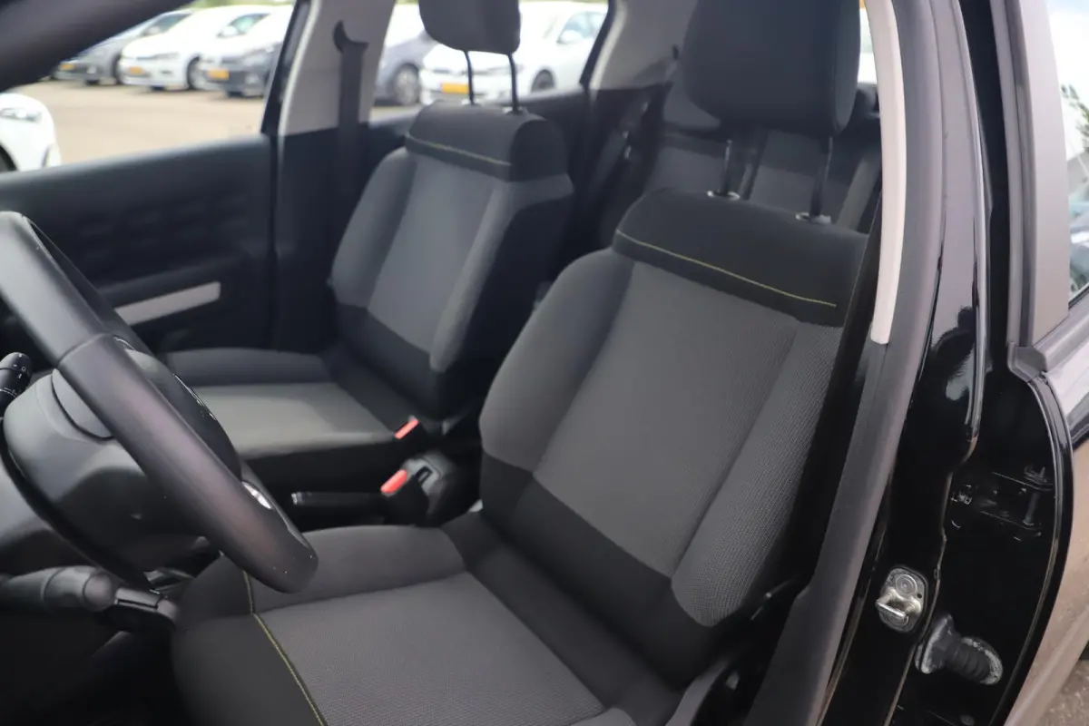 1.2 PureTech Feel NIEUWE DB RIEM Navigatie Carplay Android Clima Cruise Rijstrooksensor Parkeersensor All Season Banden