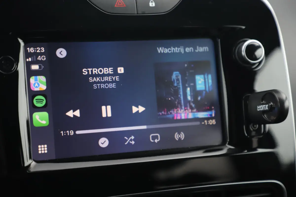 0.9 TCe Limited Nardo Grey 16 inch LMV Keyless Navigatie Carplay Airco Cruise Control