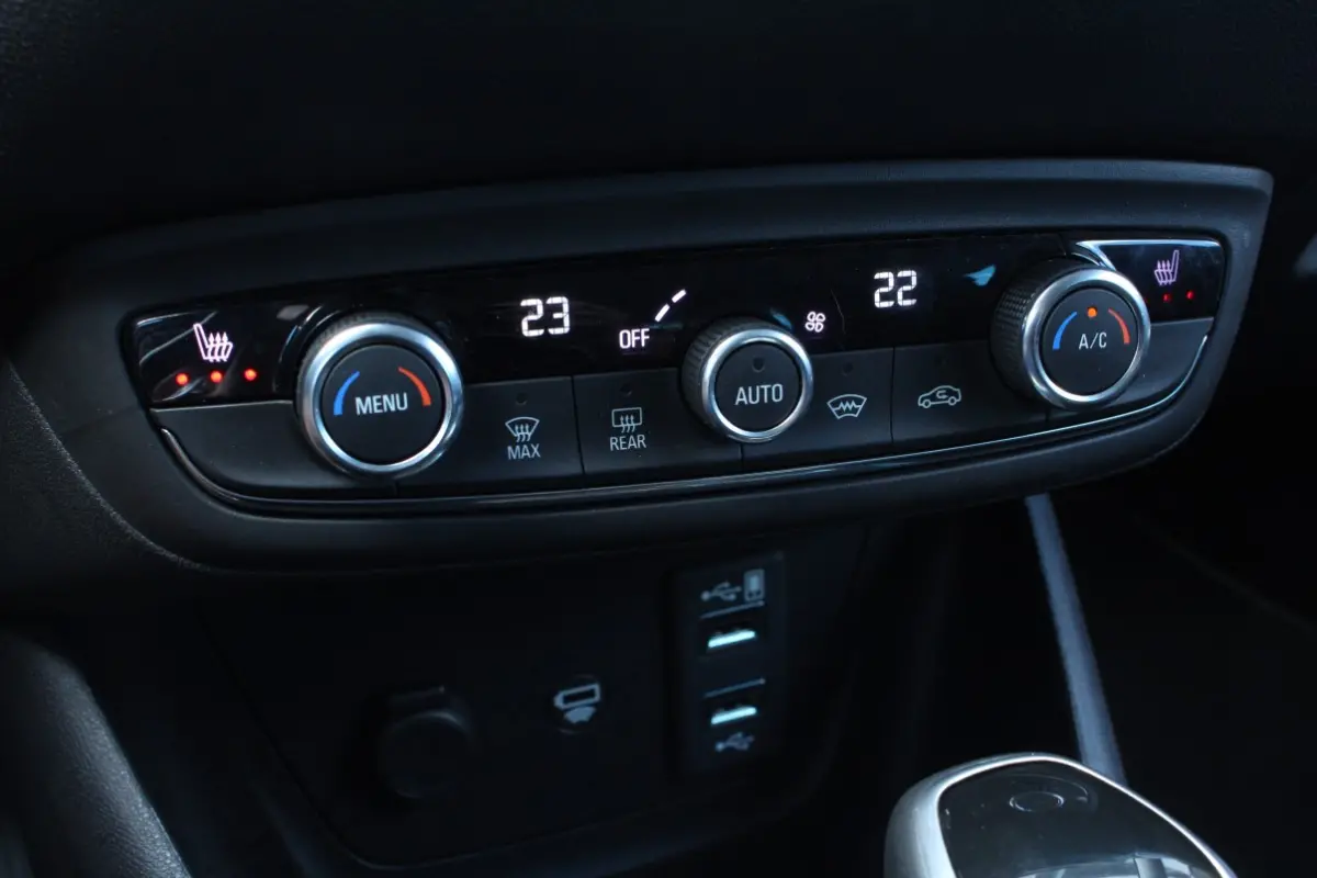 1.2 Turbo Innovation AUT 1eEIGNR! CARPLAY HUD STUURVW '19