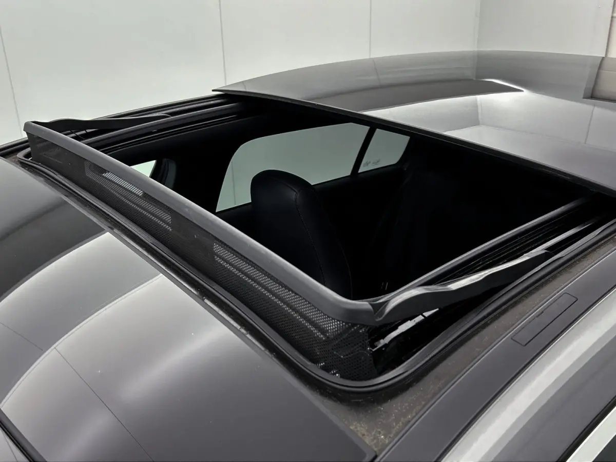 180 Business Solution AMG Automaat (PANORAMADAK, TREKHAAK ELEKT. WEGKLAPBAAR, CAMERA, STOELVERWARMING)