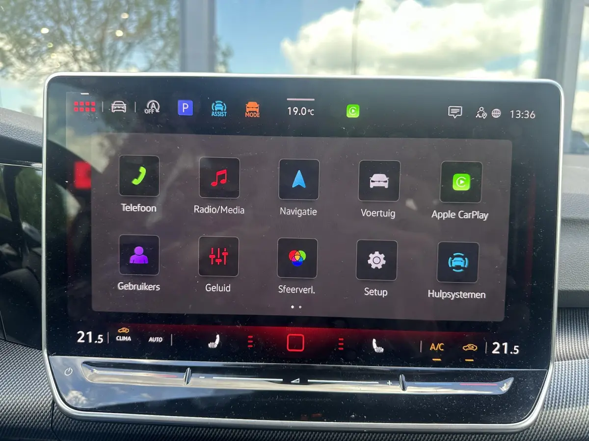 1.5 eTSI R-Line Edition | Automaat | Navigatie | Draadloze Apple carplay | Adaptive cruise control | Parkeersensoren | 360' graden Camera | Climate control | Dodehoek sensoren | Park Assist 