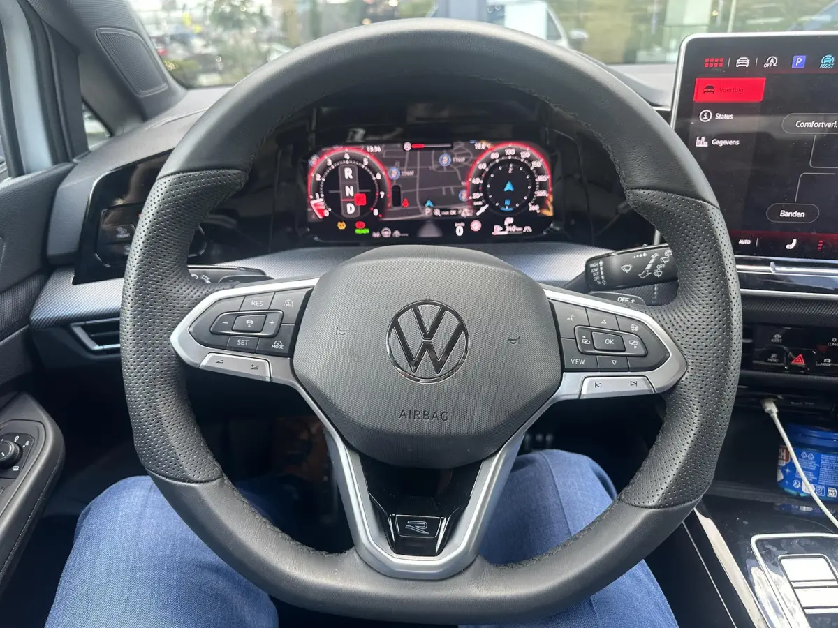 1.5 eTSI R-Line Edition | Automaat | Navigatie | Draadloze Apple carplay | Adaptive cruise control | Parkeersensoren | 360' graden Camera | Climate control | Dodehoek sensoren | Park Assist 