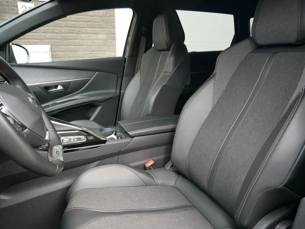 1.2 PureTech GT-Line Automaat| 7Persoons| Navi+BT| Camera| Dealer onderhouden