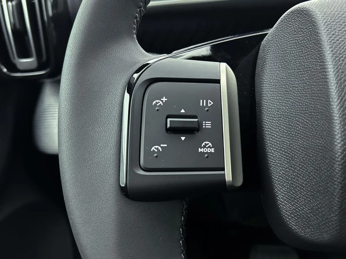 EV Max 44 kWh 113 pk | Accu 100% | Navigatie | Achteruitrijcamera | Parkeersensoren Voor en Achter | Comfortstoelen | LED Koplampen | Head-up Display | Dodehoek Detectie | Climate Control | 