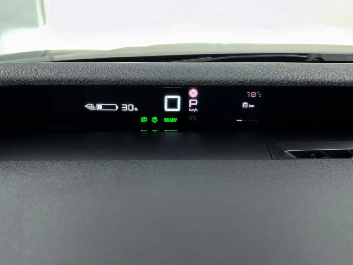 EV Max 44 kWh 113 pk | Accu 100% | Navigatie | Achteruitrijcamera | Parkeersensoren Voor en Achter | Comfortstoelen | LED Koplampen | Head-up Display | Dodehoek Detectie | Climate Control | 