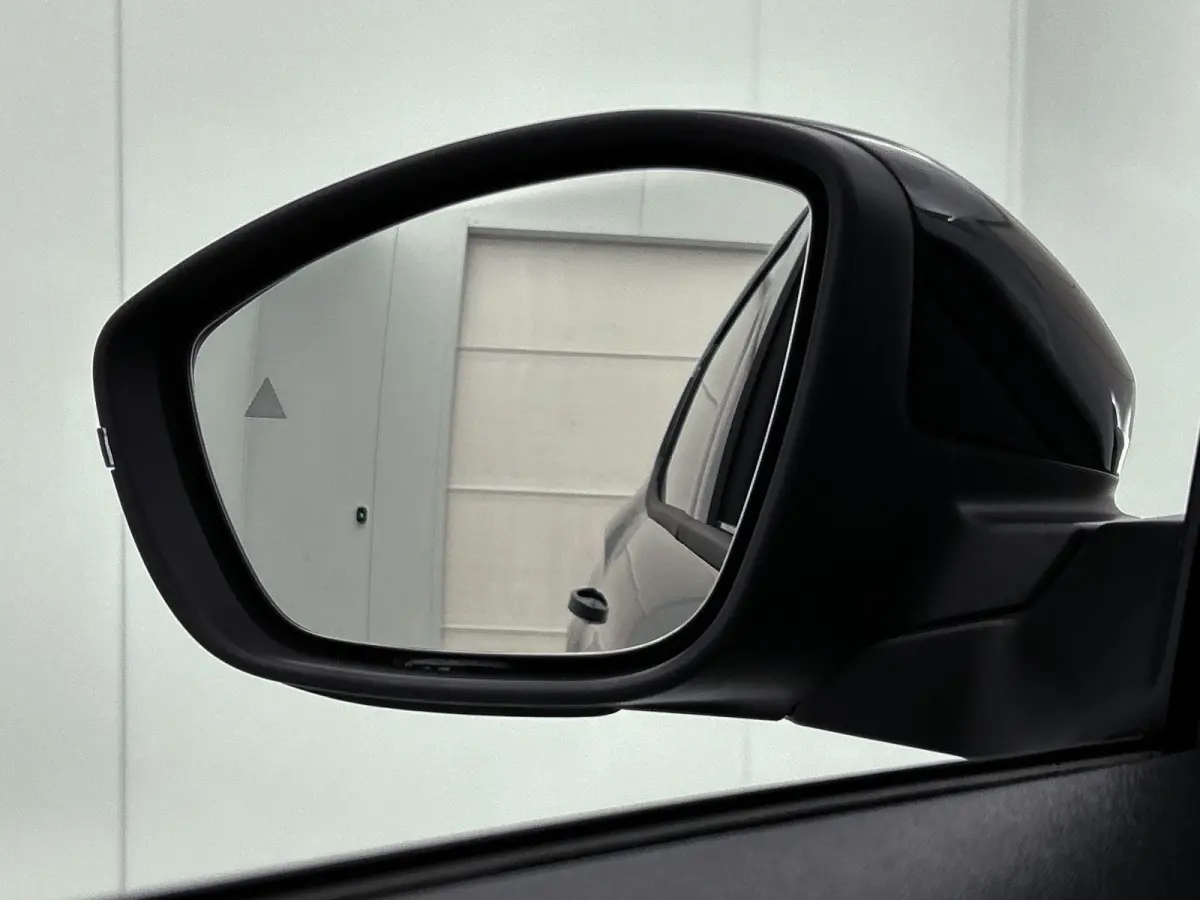 EV Max 44 kWh 113 pk | Accu 100% | Navigatie | Achteruitrijcamera | Parkeersensoren Voor en Achter | Comfortstoelen | LED Koplampen | Head-up Display | Dodehoek Detectie | Climate Control | 
