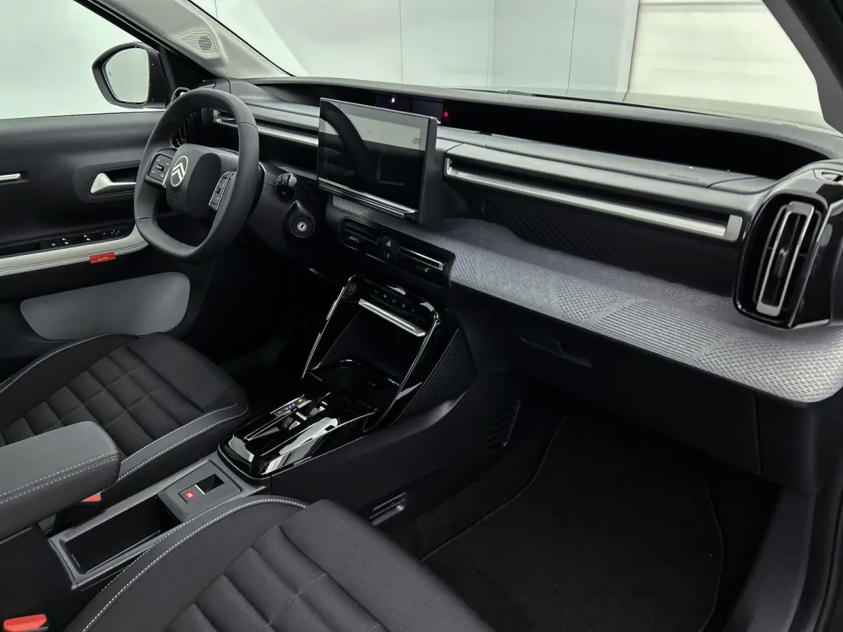 EV Max 44 kWh 113 pk | Accu 100% | Navigatie | Achteruitrijcamera | Parkeersensoren Voor en Achter | Comfortstoelen | LED Koplampen | Head-up Display | Dodehoek Detectie | Climate Control | 