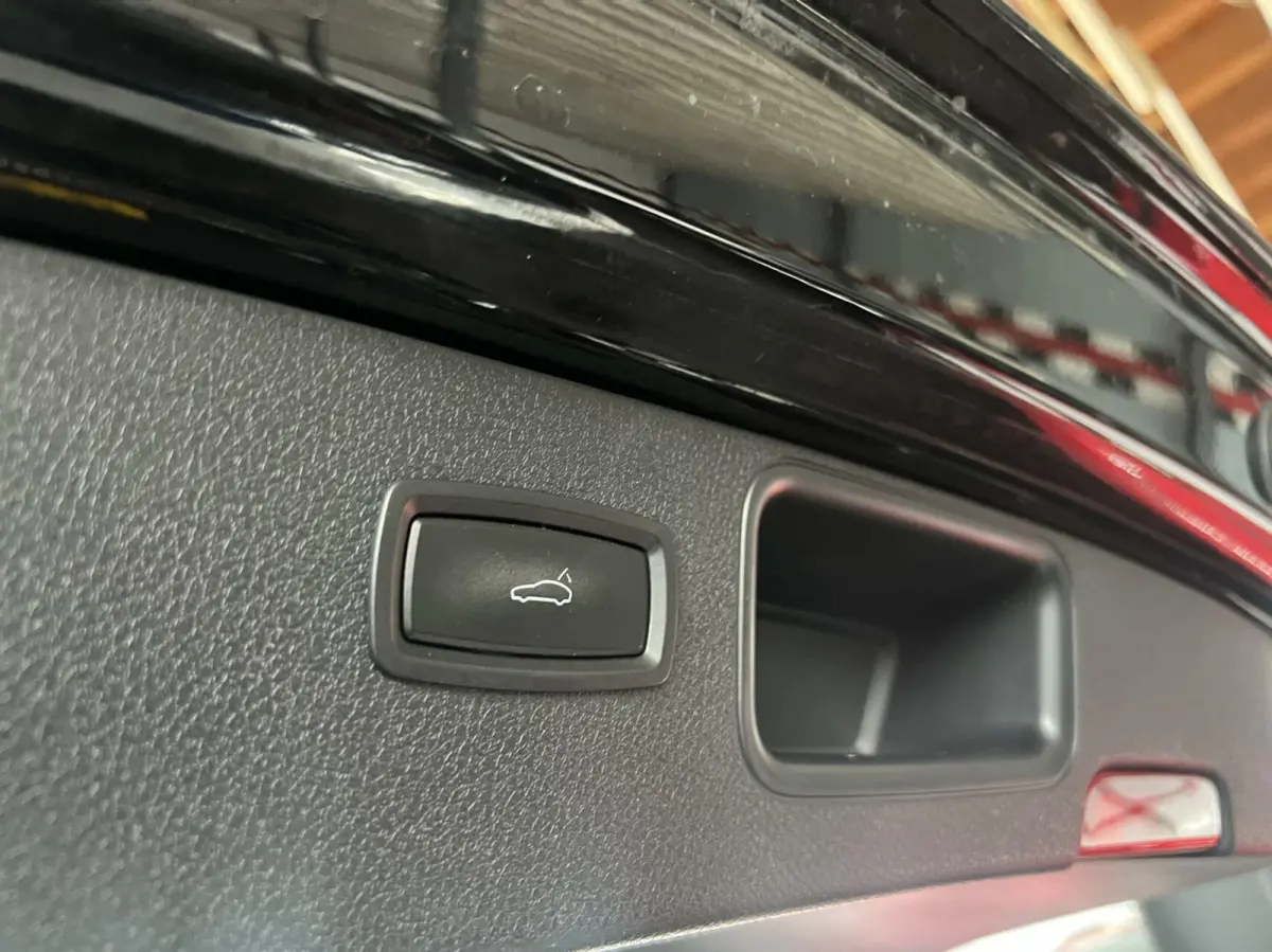 2.0 Apple CarPlay/ SPORTLEER /NAVIGATIE