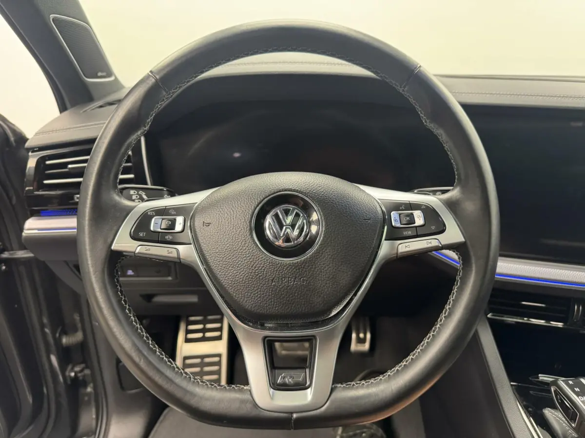 3.0 TSi DSG R-Line 4Motion Navigatie-Pano-Elektr.Trekhaak-Achterasbesturing-Adapt.Cr.Contr-Carplay-Clima-Camera-Stoel/Stuurverwarming-Luchtvering-Headup