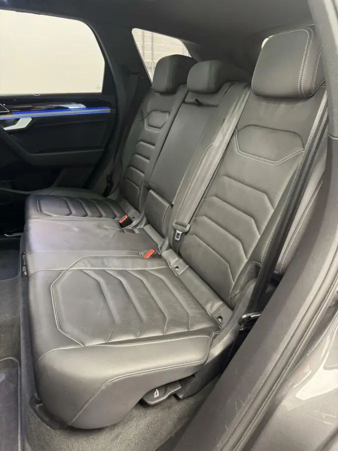 3.0 TSi DSG R-Line 4Motion Navigatie-Pano-Elektr.Trekhaak-Achterasbesturing-Adapt.Cr.Contr-Carplay-Clima-Camera-Stoel/Stuurverwarming-Luchtvering-Headup