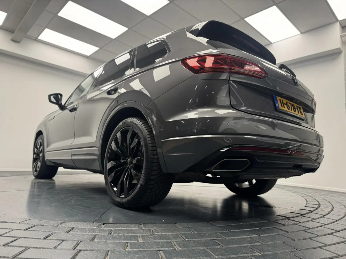 3.0 TSi DSG R-Line 4Motion Navigatie-Pano-Elektr.Trekhaak-Achterasbesturing-Adapt.Cr.Contr-Carplay-Clima-Camera-Stoel/Stuurverwarming-Luchtvering-Headup