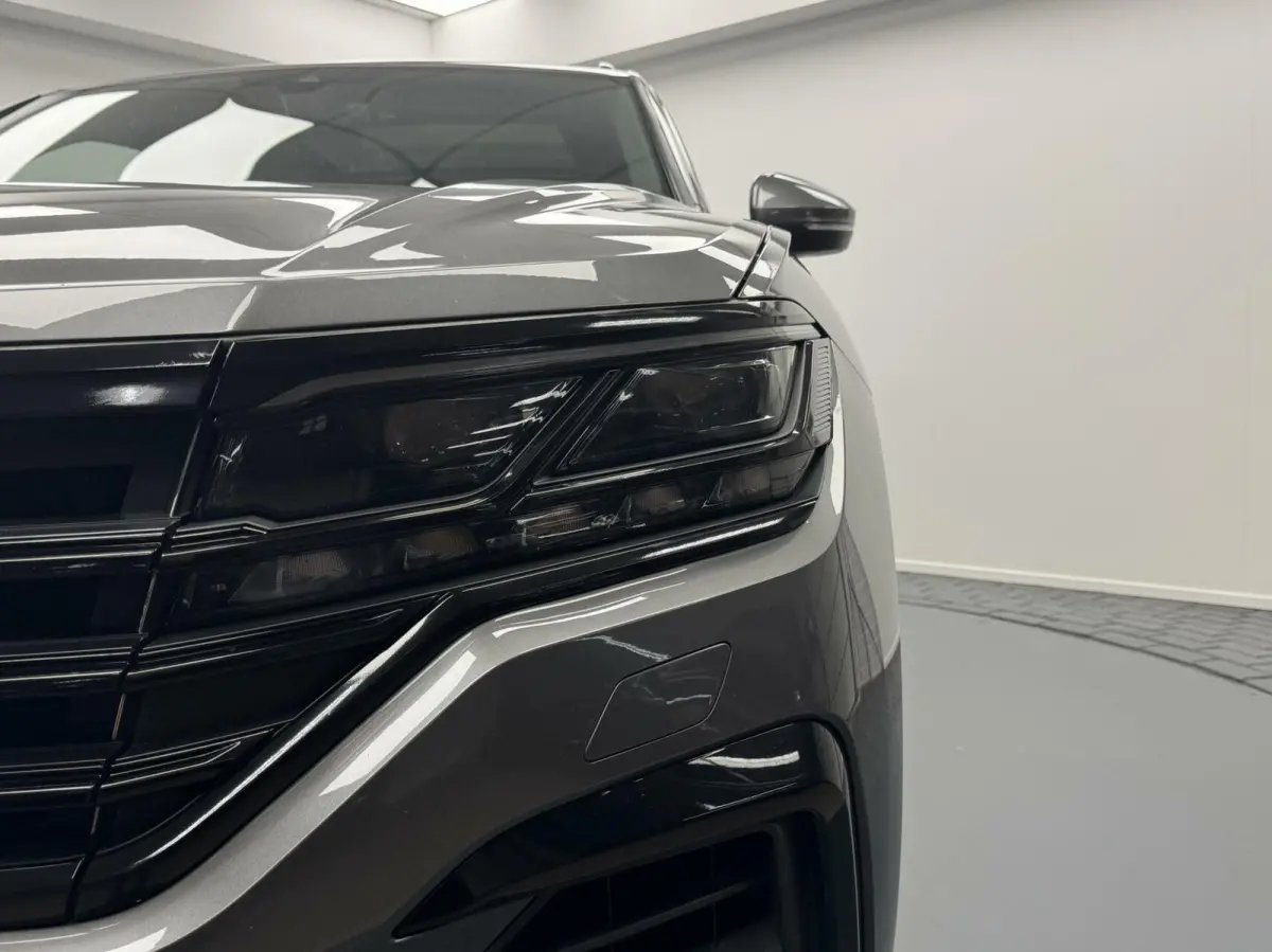 3.0 TSi DSG R-Line 4Motion Navigatie-Pano-Elektr.Trekhaak-Achterasbesturing-Adapt.Cr.Contr-Carplay-Clima-Camera-Stoel/Stuurverwarming-Luchtvering-Headup