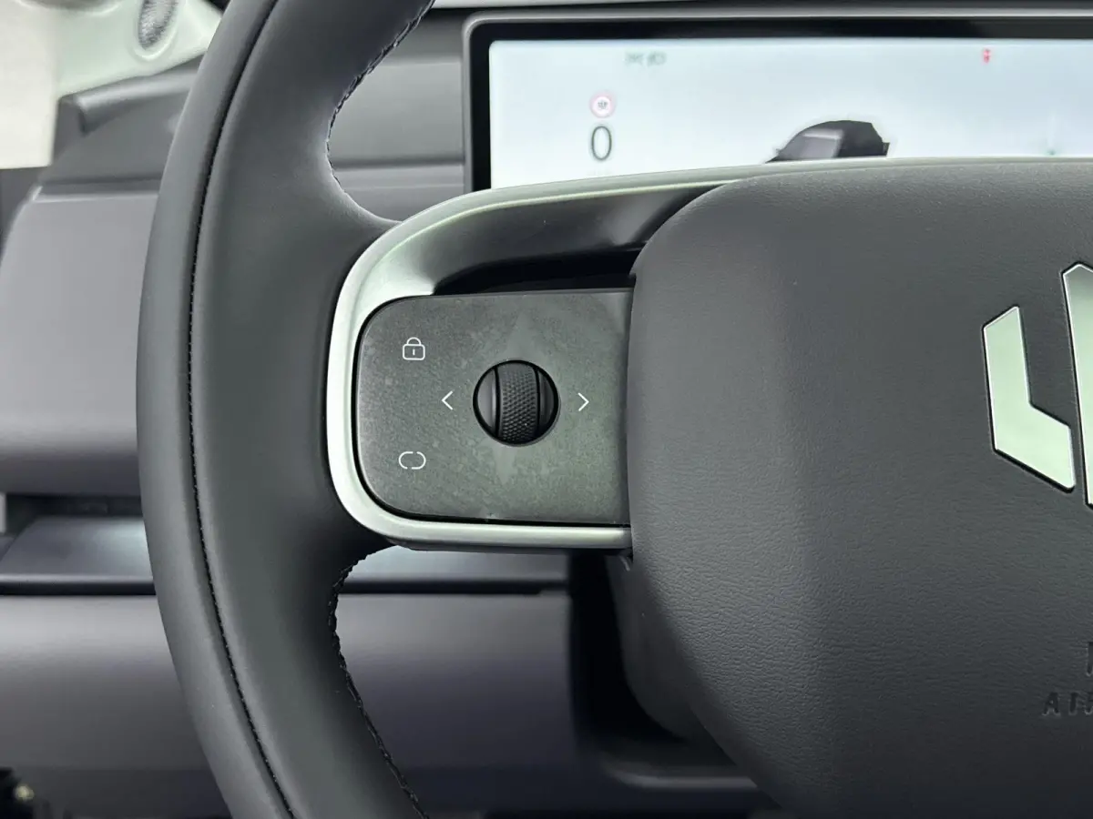 Design Hybrid 28.4 kWh | Voorstoelen verwarmd | Panoramendak | Electronic climate controle | Navigatiesysteem | Metalli Black
