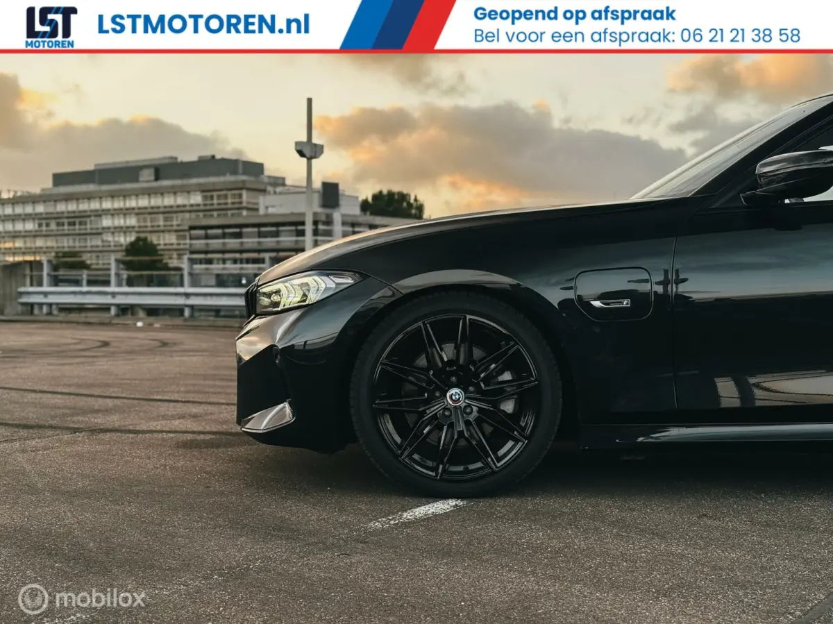 330e M Sport Panoramadak HUD Trekhaak Apple CarPlay Android Auto 19”