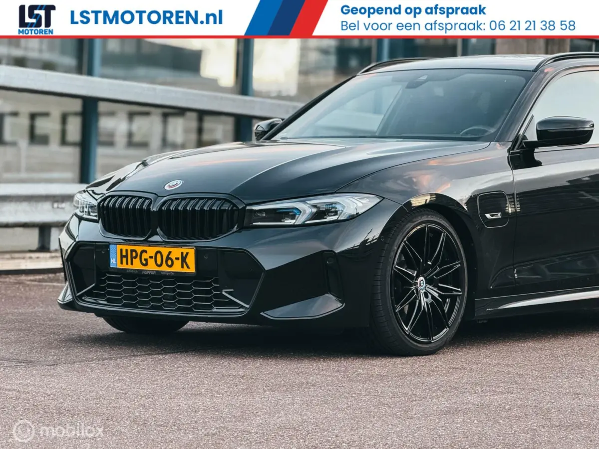 330e M Sport Panoramadak HUD Trekhaak Apple CarPlay Android Auto 19”
